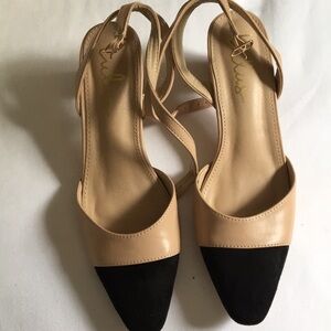 Lulus beautiful and classy shoes.